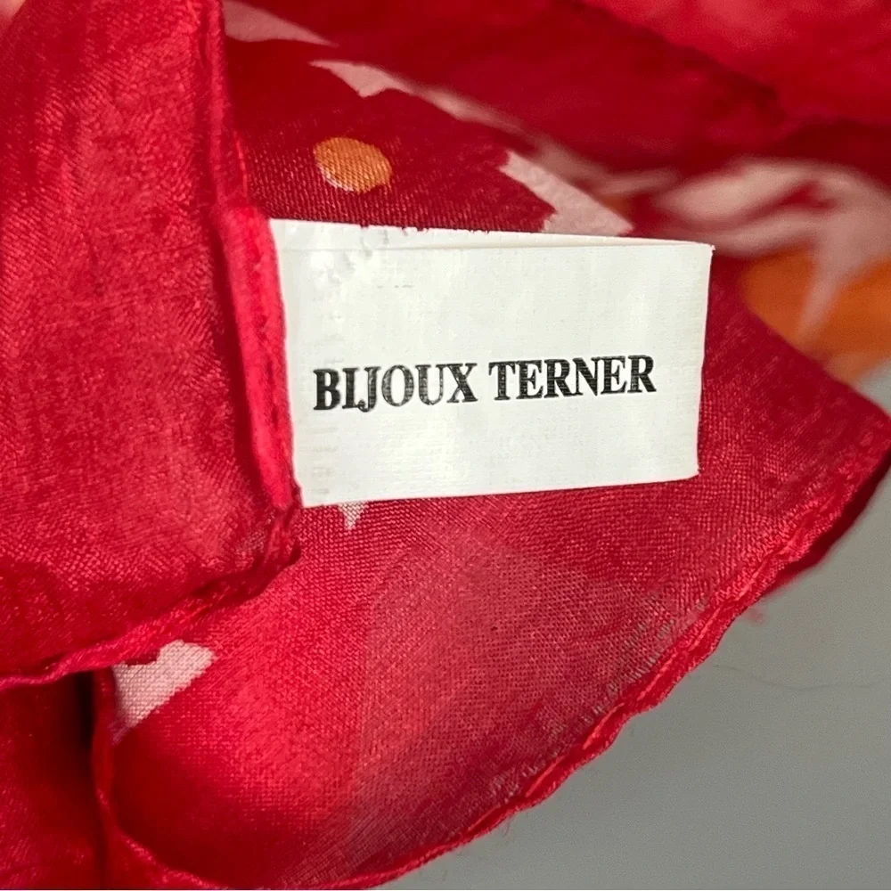 Bijoux Terner 100% silk pink & orange floral daisy print scarf.
